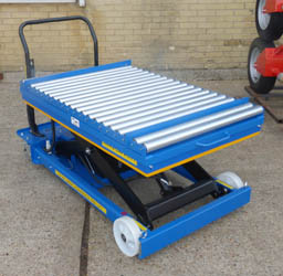 mobile scissor table with roller top