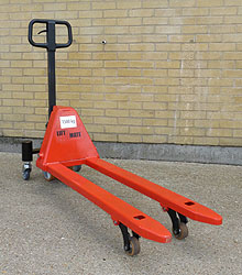 narrow-individual-forks-pallet-truck