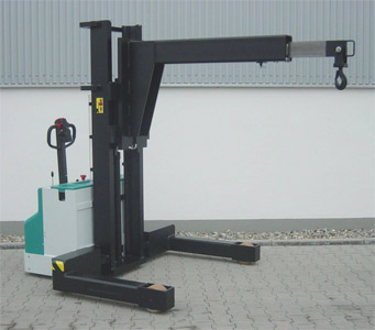 powered-stacker-with-crane