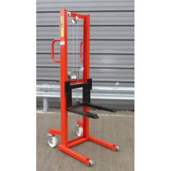 manual-winch-lifter-VVRW 250-1500 forks