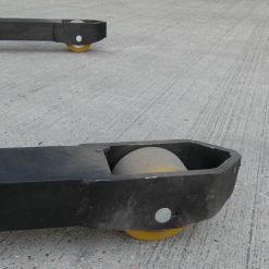 fully-powered-straddle-stacker-less-15-rollers
