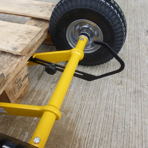 terrain-load-wheels-attachment-for-pallet-trucks-close-up