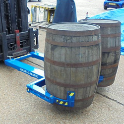 grab-o-matic-wine-and-whiskey-double-barrel-drum-handler