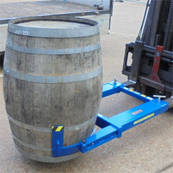 grab-o-matic-wine-and-whiskey-single-barrel-drum-handler