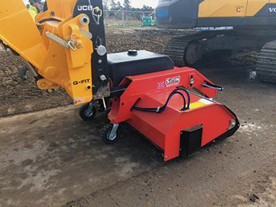 fork-mounted-hydraulic-sweeper
