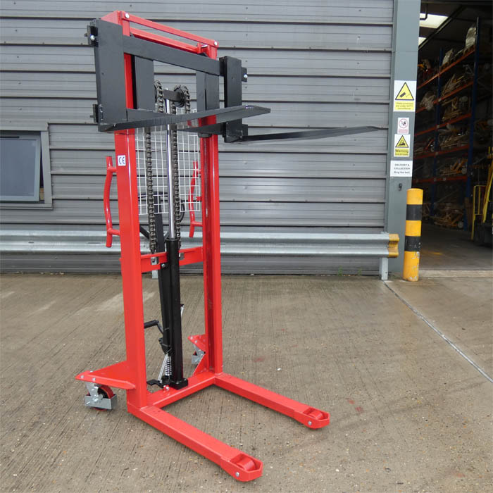 manual-stacker-2000kg-capacity-adjustable-forged-forks-1500mm-lift-height