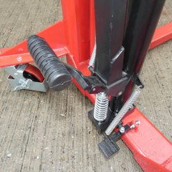 manual-stacker-2000kg-capacity-adjustable-forged-forks-1500mm-lift-height-foot-pump